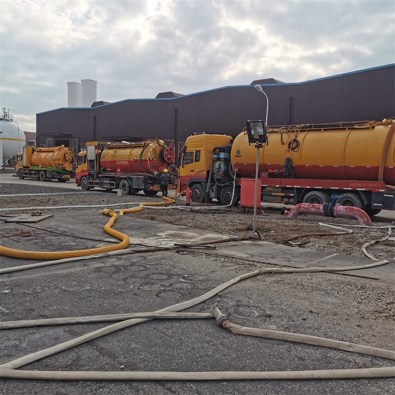 蒙山污水池清理