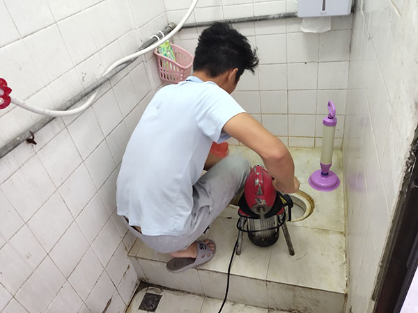 蒙山肥皂掉到马桶里把马桶堵住了怎么办？马桶堵住了怎么办